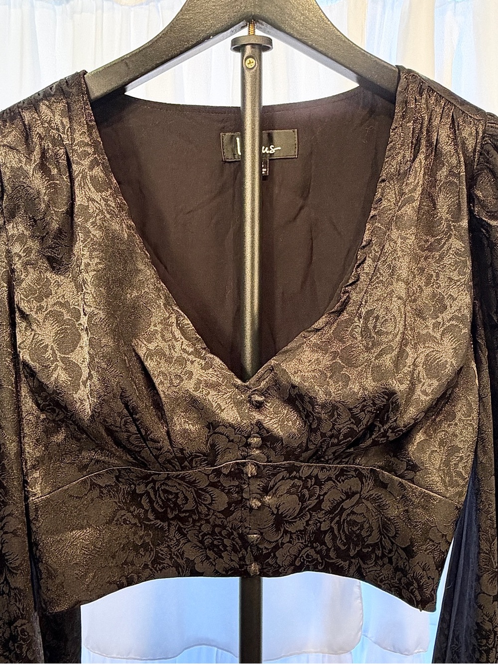 NWOT LULUS In a Mood Black Satin Jacquard Long Sleeve Crop Top Size XS - Picture 5 of 10